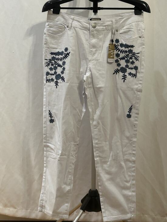 Suzanne Betro Denim - NWT Suzanne Betro Denim White Embroidered Skinny Cropped Jeans Women's size 14